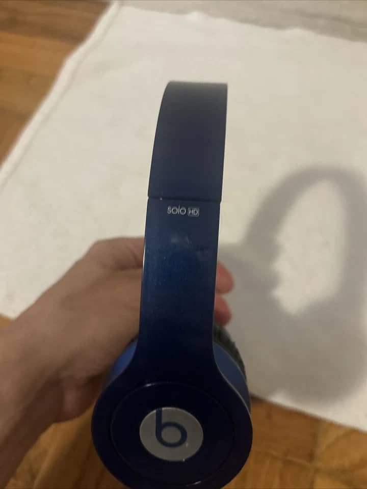 Beats Solo Wireless Headphones & Earbuds New White