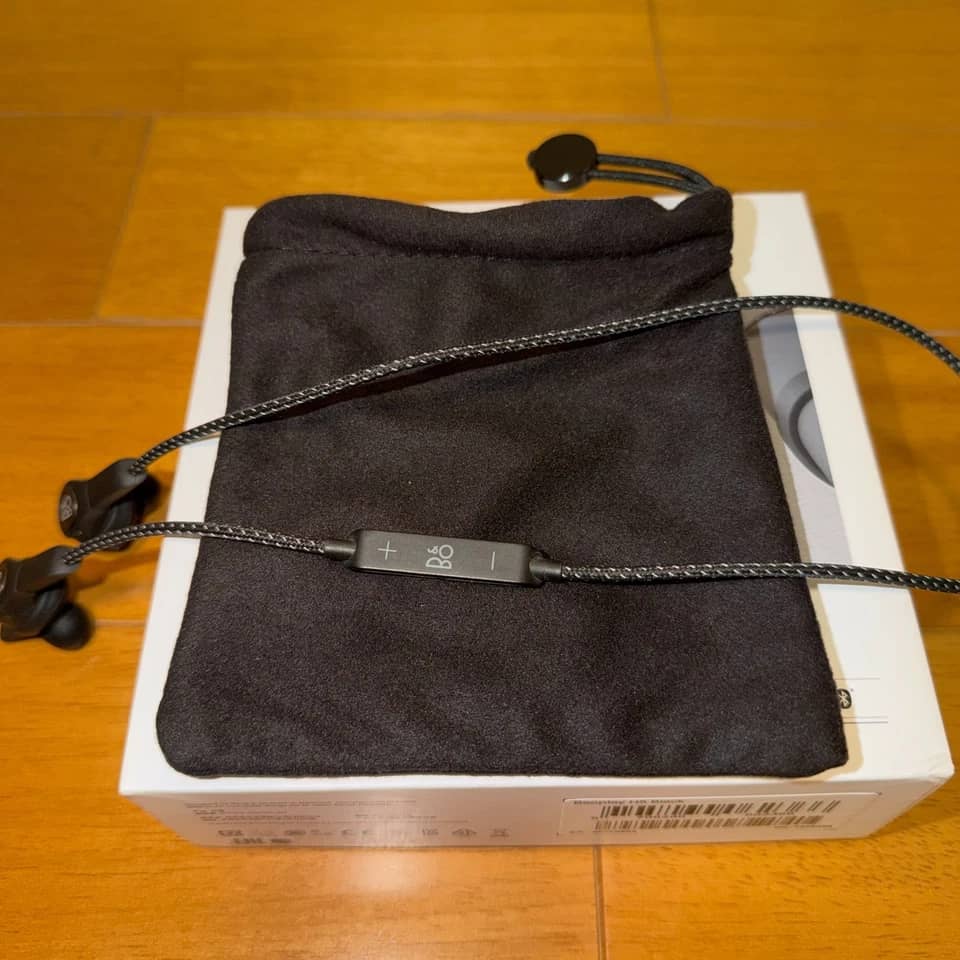 Bang & Olufsen Beoplay H5 Headphones & Earbuds Used - Good Black