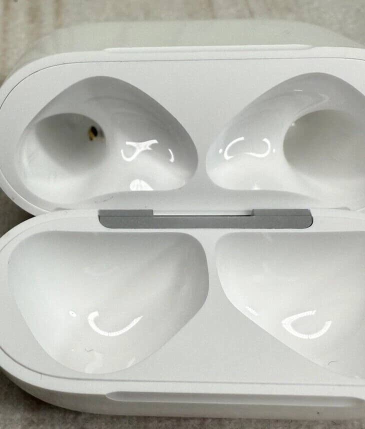 Apple AirPods 4 Headphones & Earbuds New White