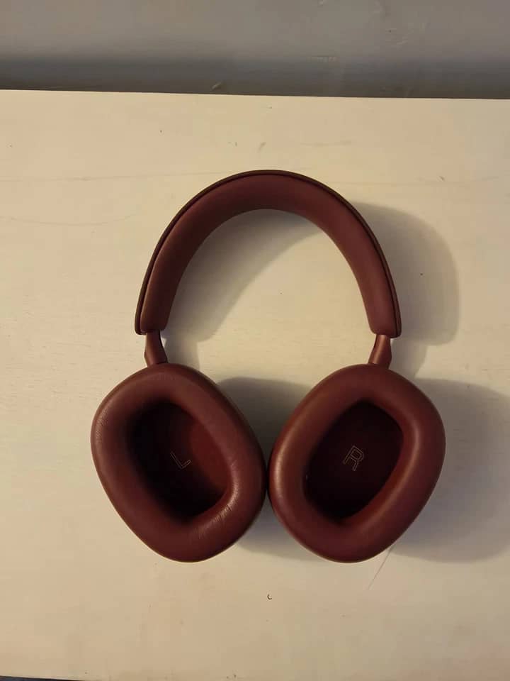 Bowers & Wilkins PX7 Headphones & Earbuds New Green