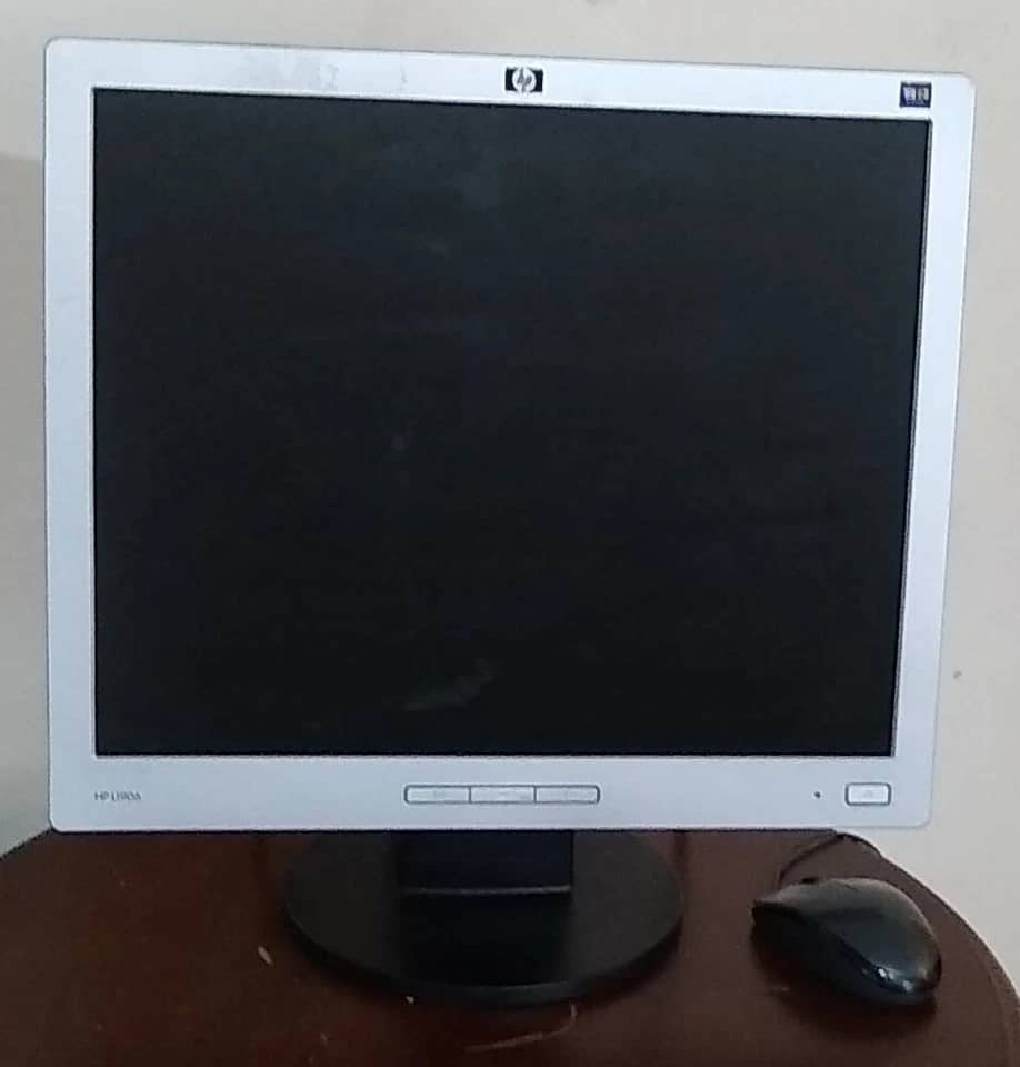HP L1906 Monitors Open-Box Excellent Silver