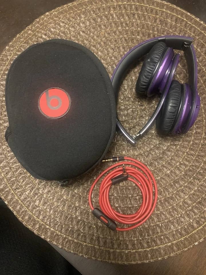 Beats Solo Wireless Headphones & Earbuds New White