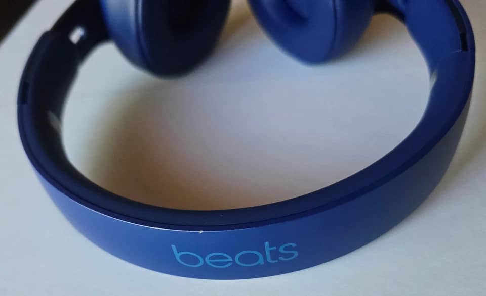 Beats Solo Pro Headphones & Earbuds New Blue