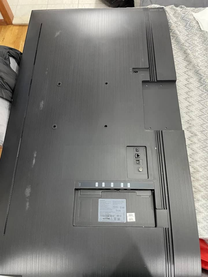 Samsung NT678U TVs For parts or not working Black