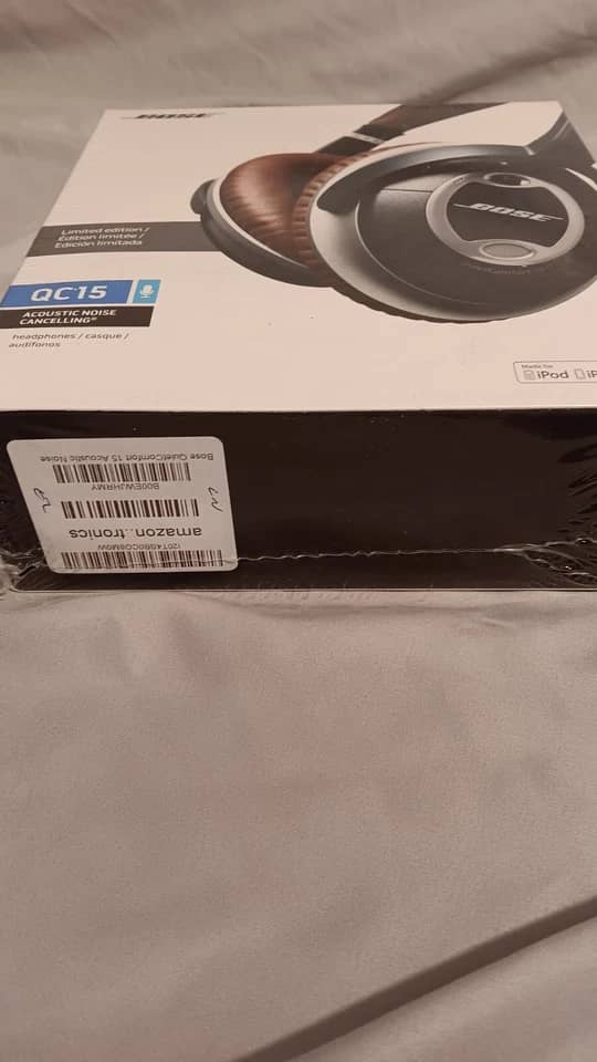 Bose QuietComfort 15 Headphones & Earbuds New Blue