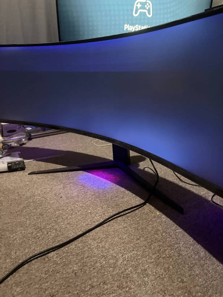 LG 49GR85DC Monitors For parts or not working Black