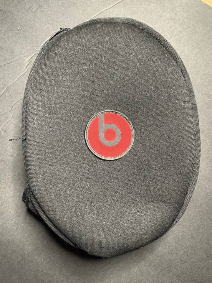 Beats Solo Wireless Headphones & Earbuds New White