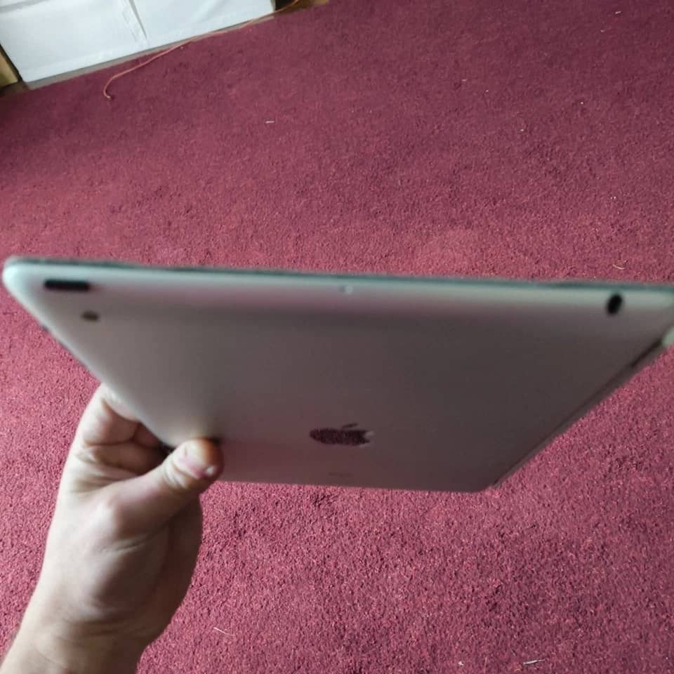 Apple iPad 2 Tablets White 16GB New