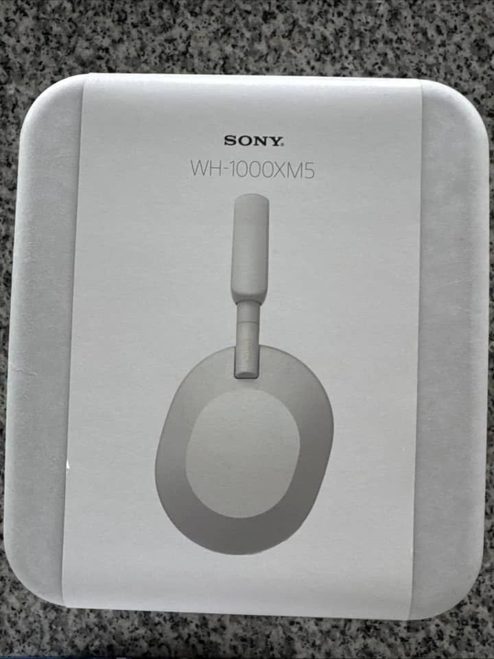 Sony WH-1000XM5 Headphones & Earbuds New White