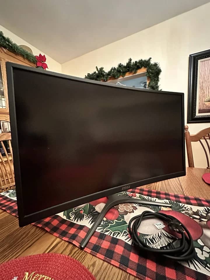 MSI MAG24C Monitors New Black