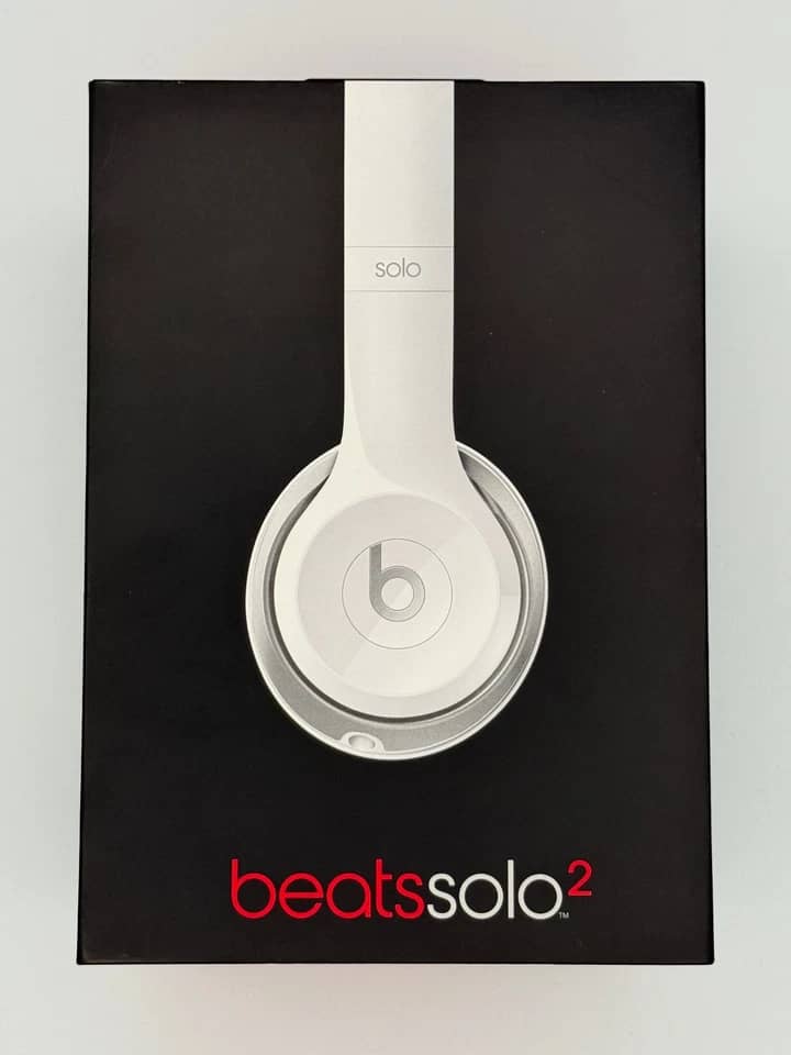 Beats Solo 2 Wireless Headphones & Earbuds New White