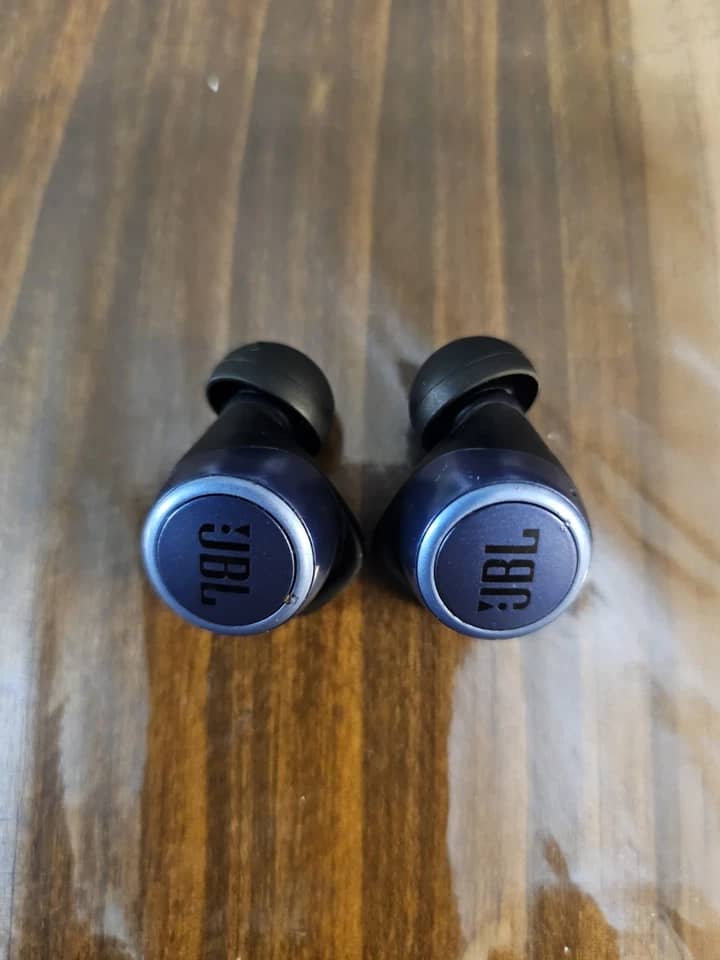 JBL Live 300TWS Headphones & Earbuds New Purple