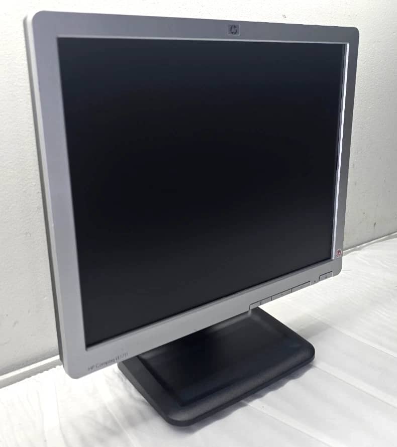 HP LE1711 Monitors Open-Box Excellent Silver