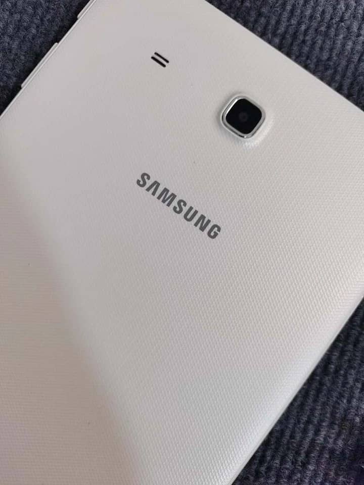 Samsung Galaxy Tab E Tablets White 16GB New