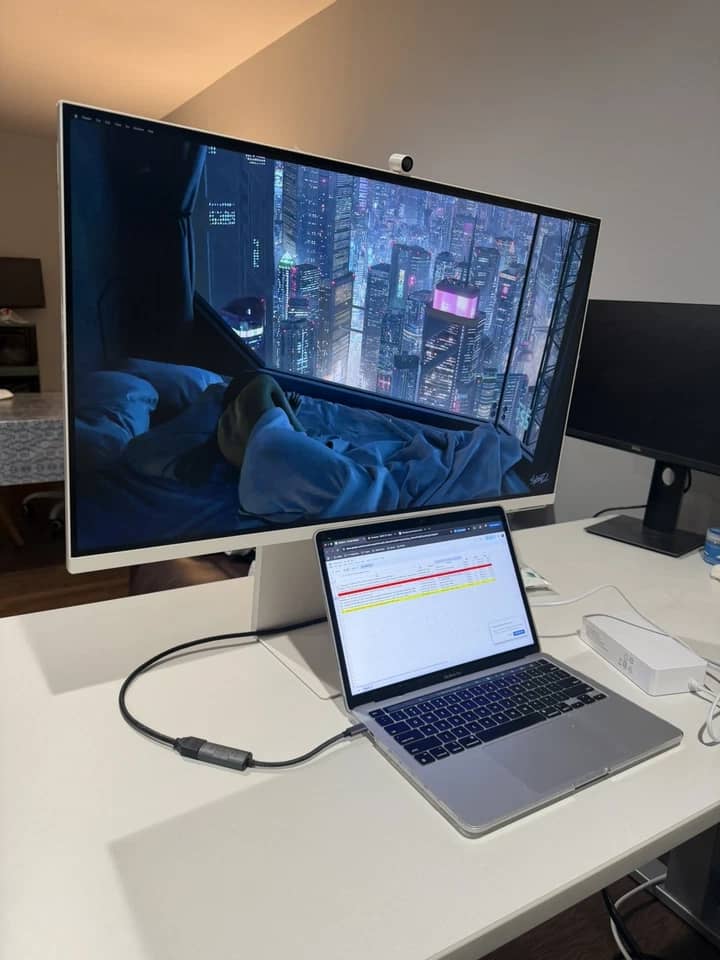 Samsung M8 Monitors Open-Box Excellent White