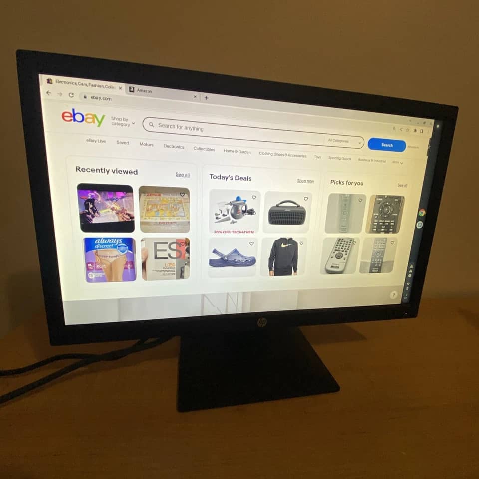 HP P204 Monitors Open-Box Excellent Black