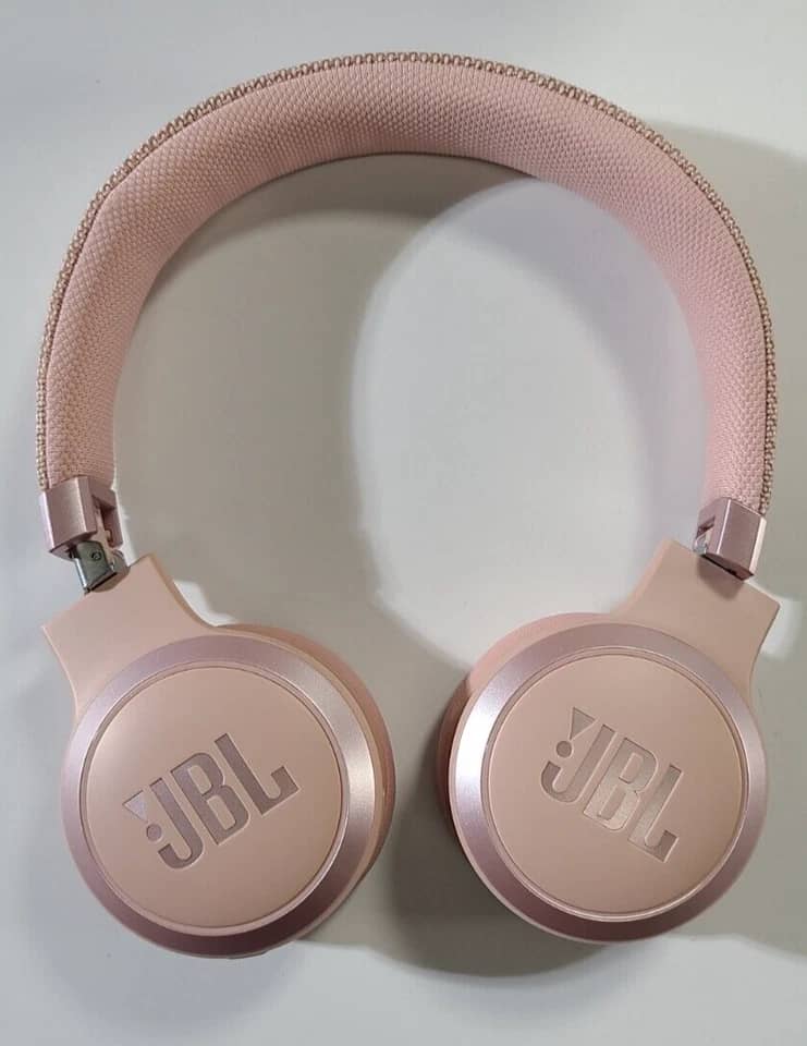 JBL Live 460NC Headphones & Earbuds New White