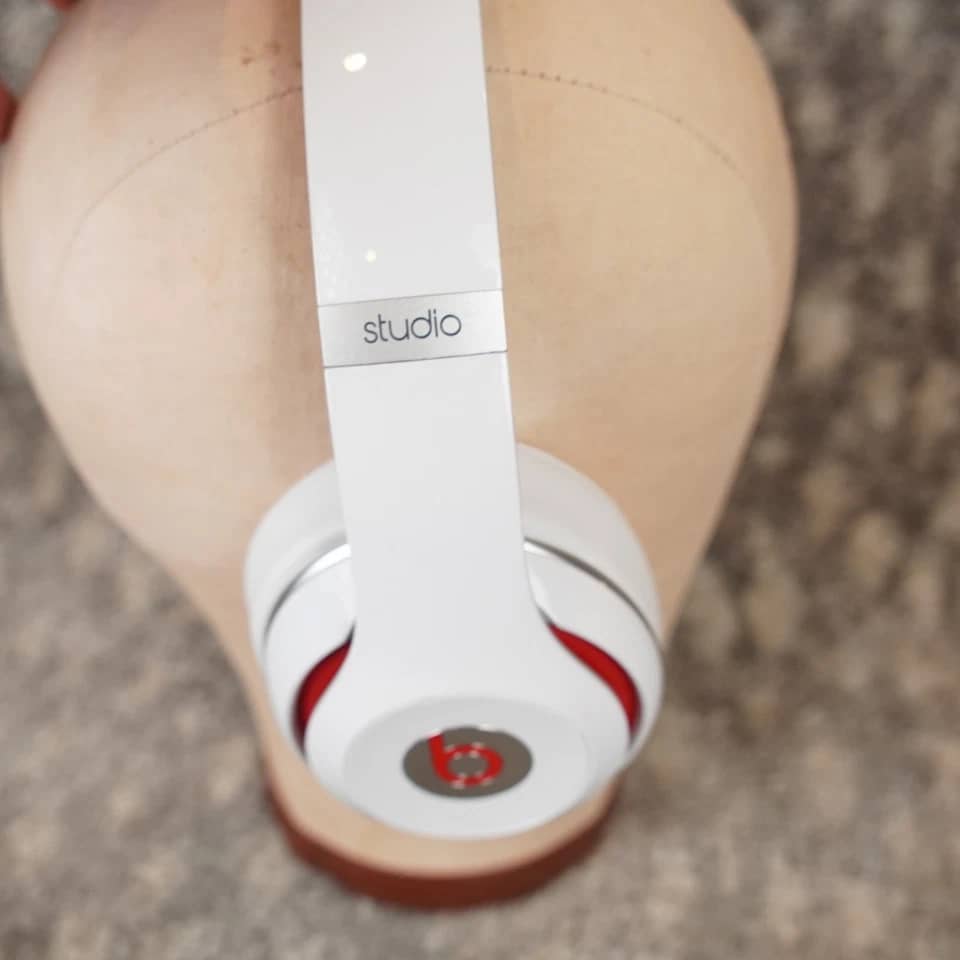 Beats Studio 2 Wireless Headphones & Earbuds New Blue