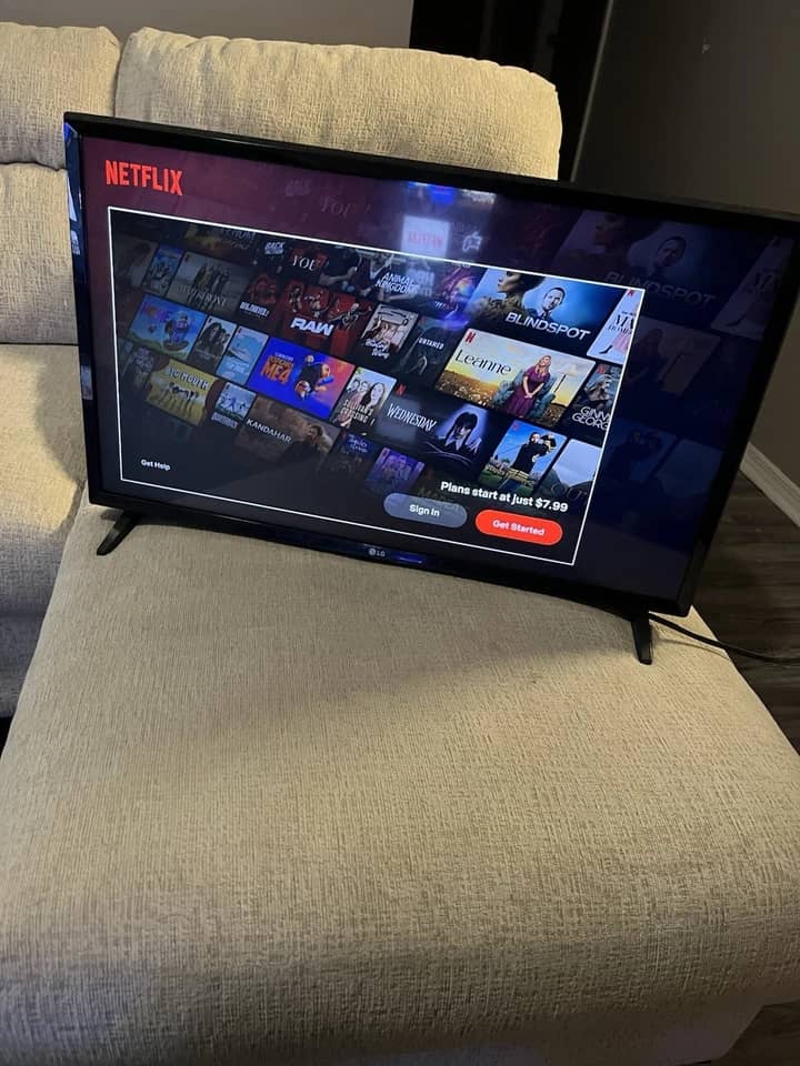 LG 32LQ63006LA TVs Open-Box Excellent Black