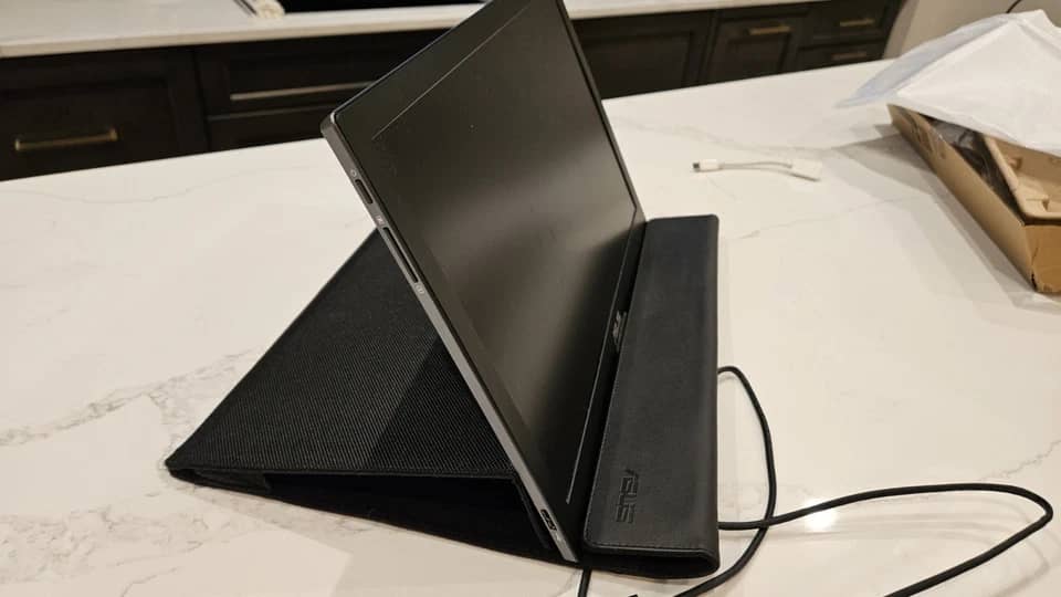 ASUS MB168B Monitors Used - Good Red