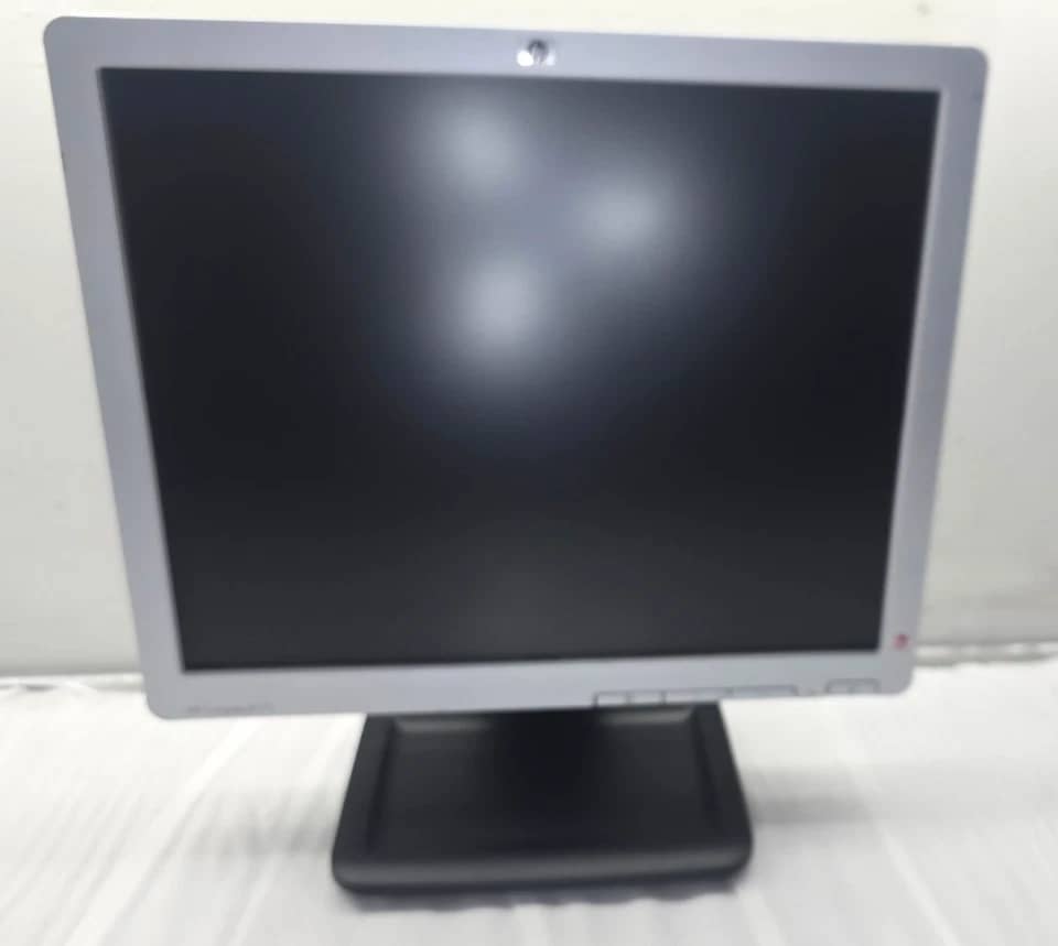 HP LE1711 Monitors Open-Box Excellent Silver