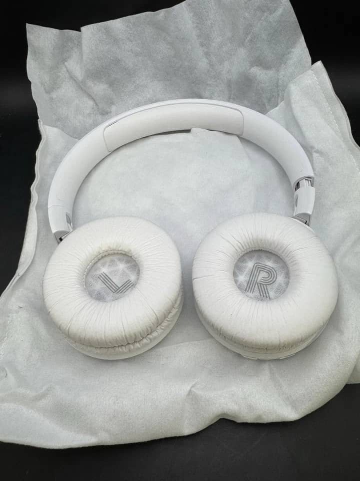 JBL JBLT520BTWHTAM Headphones & Earbuds New White