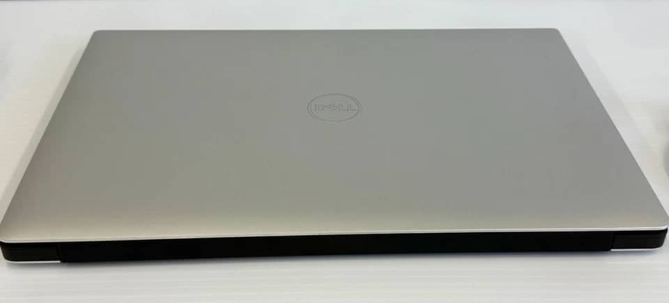 Dell XPS 15 9570 Computers Open-Box Excellent 1TB 32GB