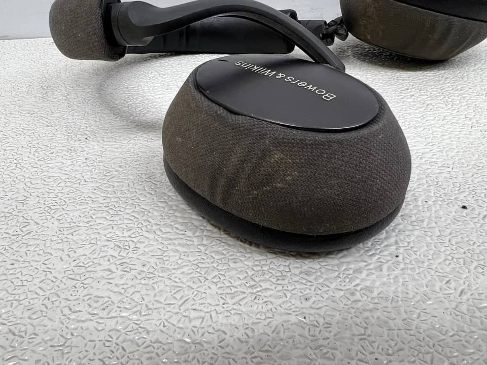 Bowers & Wilkins PX7 Headphones & Earbuds New Green
