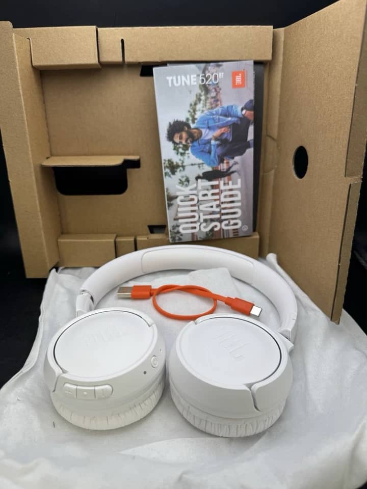 JBL JBLT520BTWHTAM Headphones & Earbuds New White
