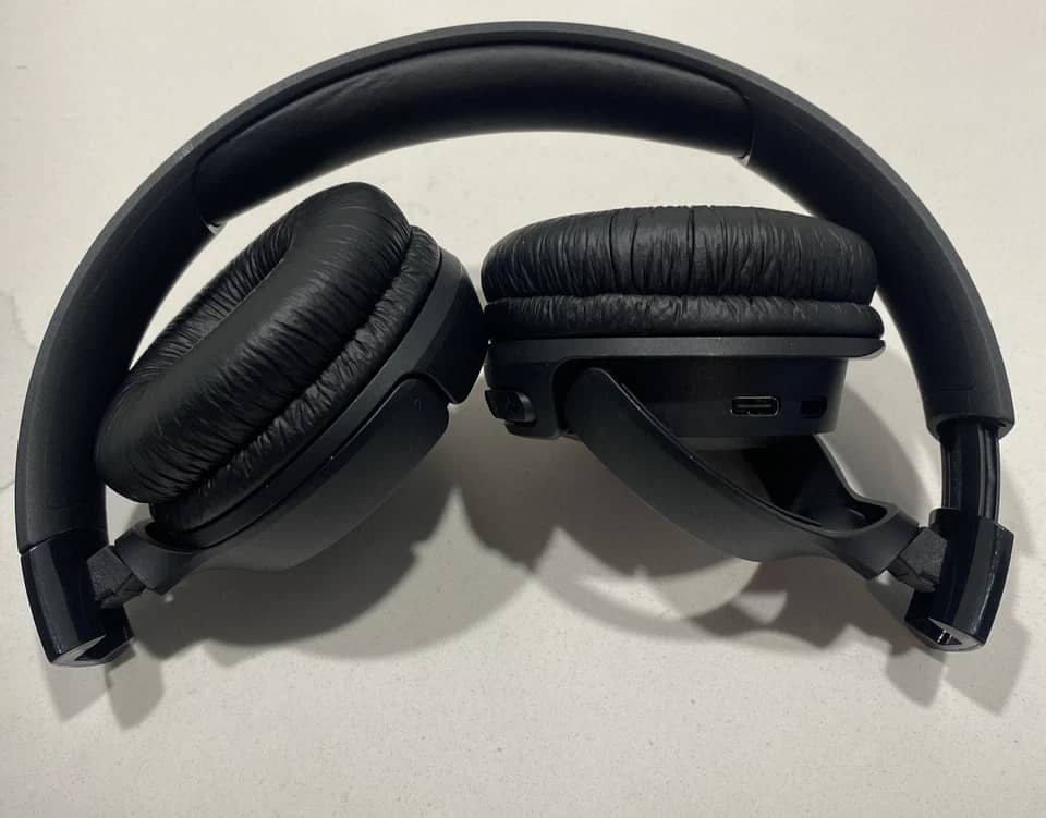 JBL JBLT520BTBLKAM Headphones & Earbuds New Blue