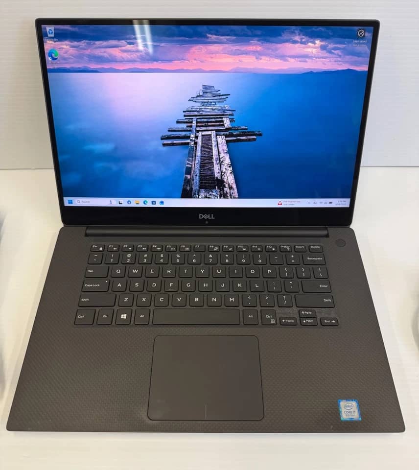 Dell XPS 15 9570 Computers Open-Box Excellent 1TB 32GB