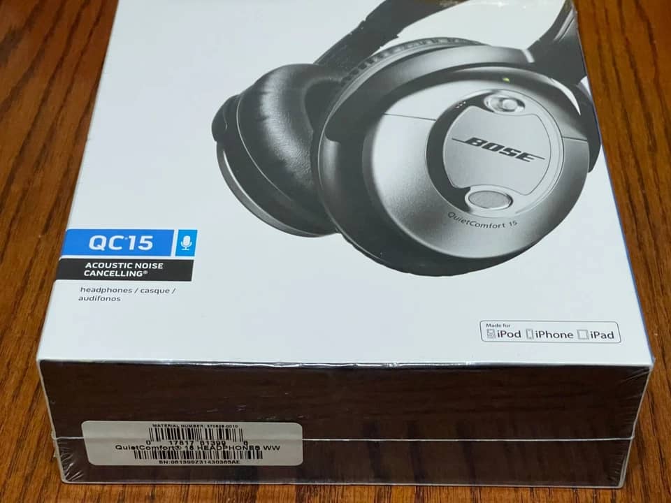 Bose QuietComfort 15 Headphones & Earbuds New Silver