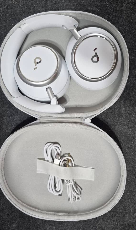 Soundcore Life Q45 Headphones & Earbuds New Black