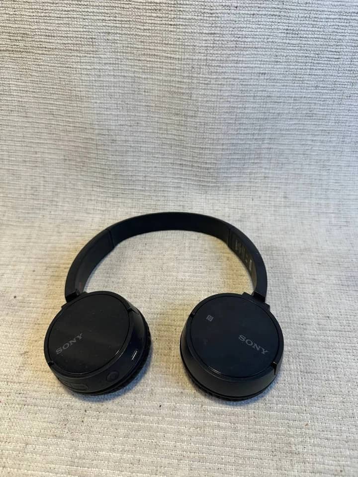 Sony WH-CH500 Headphones & Earbuds New Black