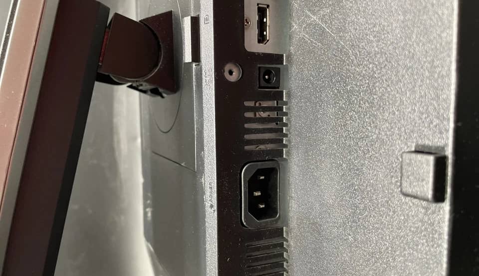 Dell P2210 Monitors Used - Good Black