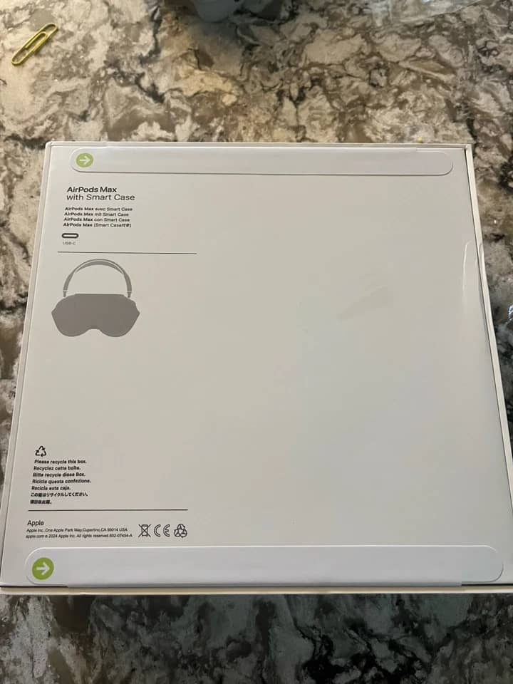 Apple AirPods Max Headphones & Earbuds New Orange