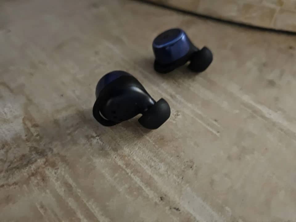 JBL Live 300TWS Headphones & Earbuds New Purple