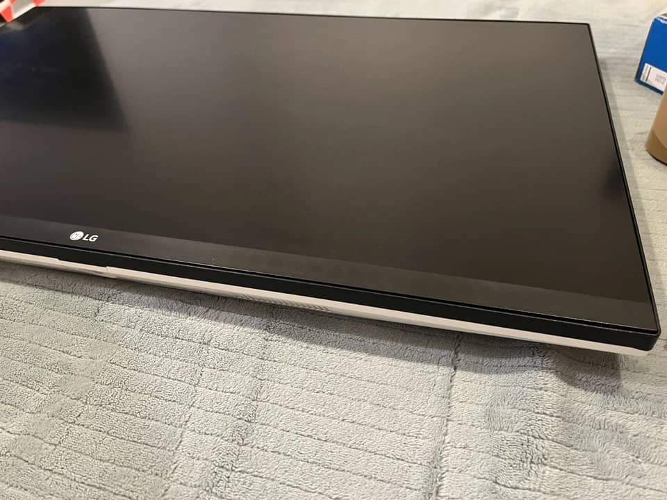 LG 27BL85U Monitors New Silver