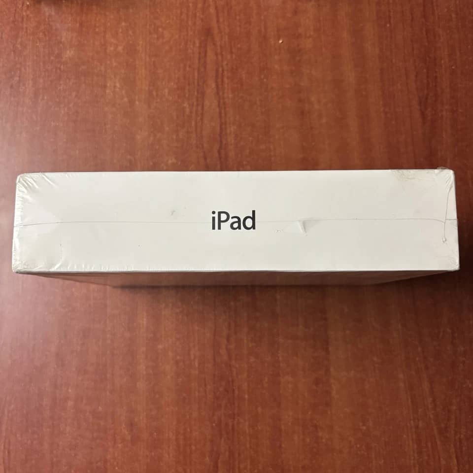 Apple iPad 2 Tablets White 16GB New
