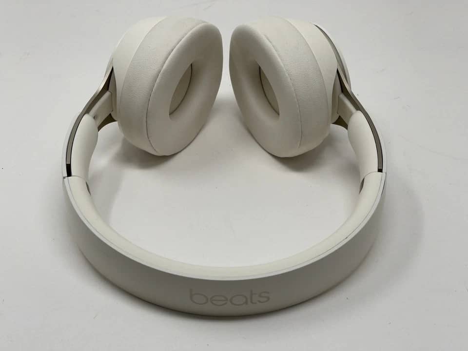 Beats Solo Pro Headphones & Earbuds New Blue