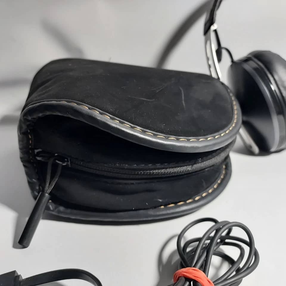 Sennheiser Momentum 2 Wireless Headphones & Earbuds Used - Good Black