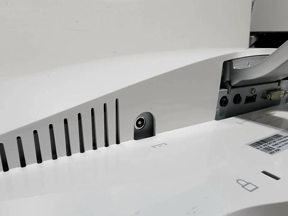 Dell P2210 Monitors Used - Good Black