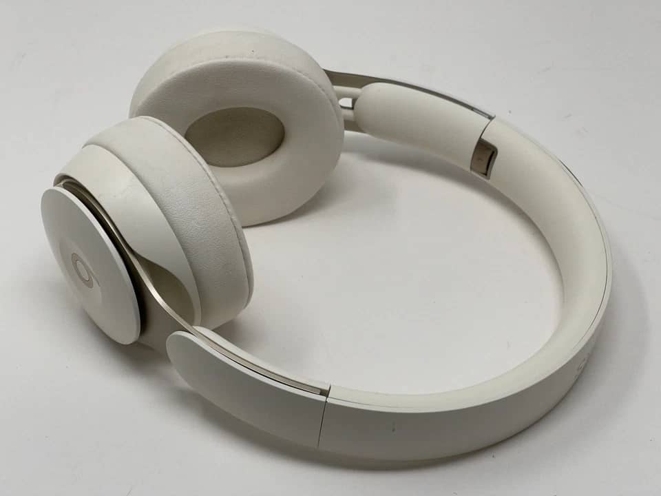 Beats Solo Pro Headphones & Earbuds New Blue