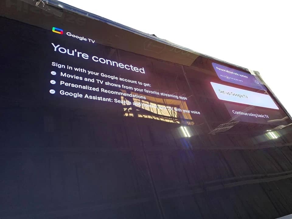 Hisense 110UX TVs Used - Good Black