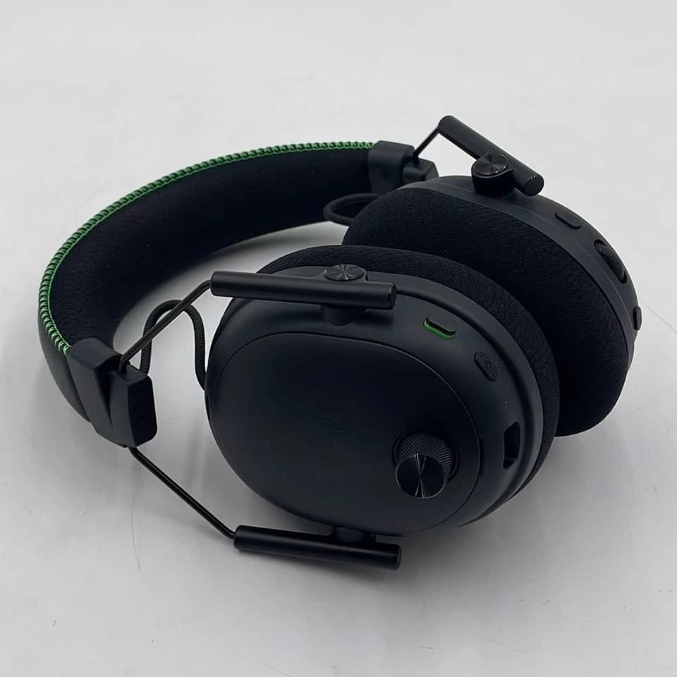 Razer BlackShark V3 Pro Headphones & Earbuds Refurbished - Excellent