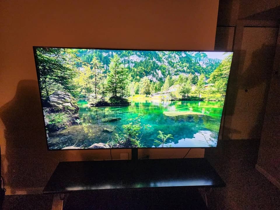 Samsung QN90B TVs Used - Good Black