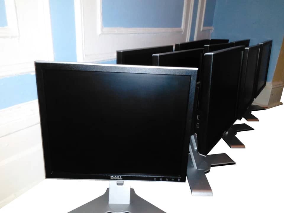 Dell 1708FP Monitors Open-Box Excellent Silver