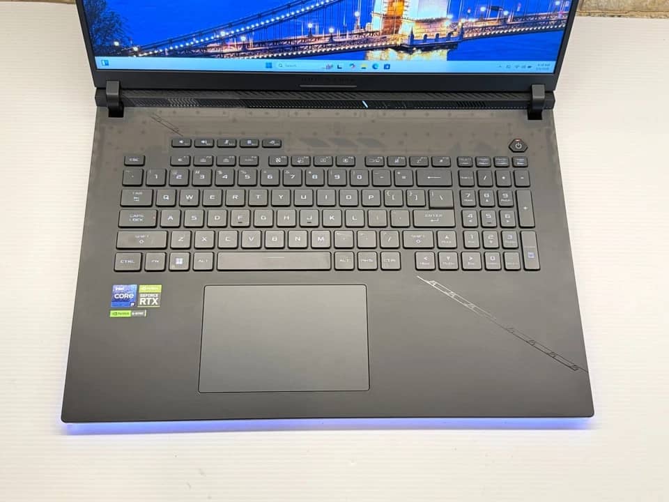 ASUS ROG Strix Scar 18 Computers New 2TB 32GB