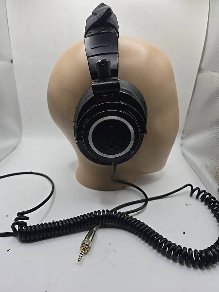 Audio-Technica ATH-M50 Headphones & Earbuds New Black