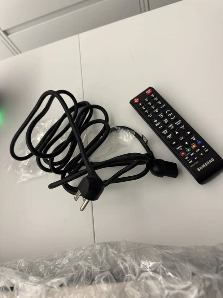 Samsung QM85N Monitors New Black